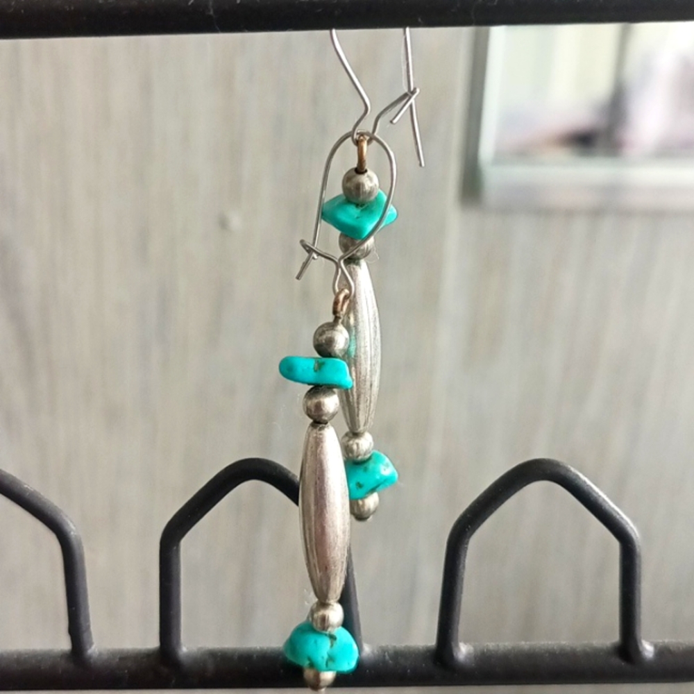 Fab Vintage sterling silver & turquoise nugget handmade earrings On Ear Wires - Picture 4 of 4